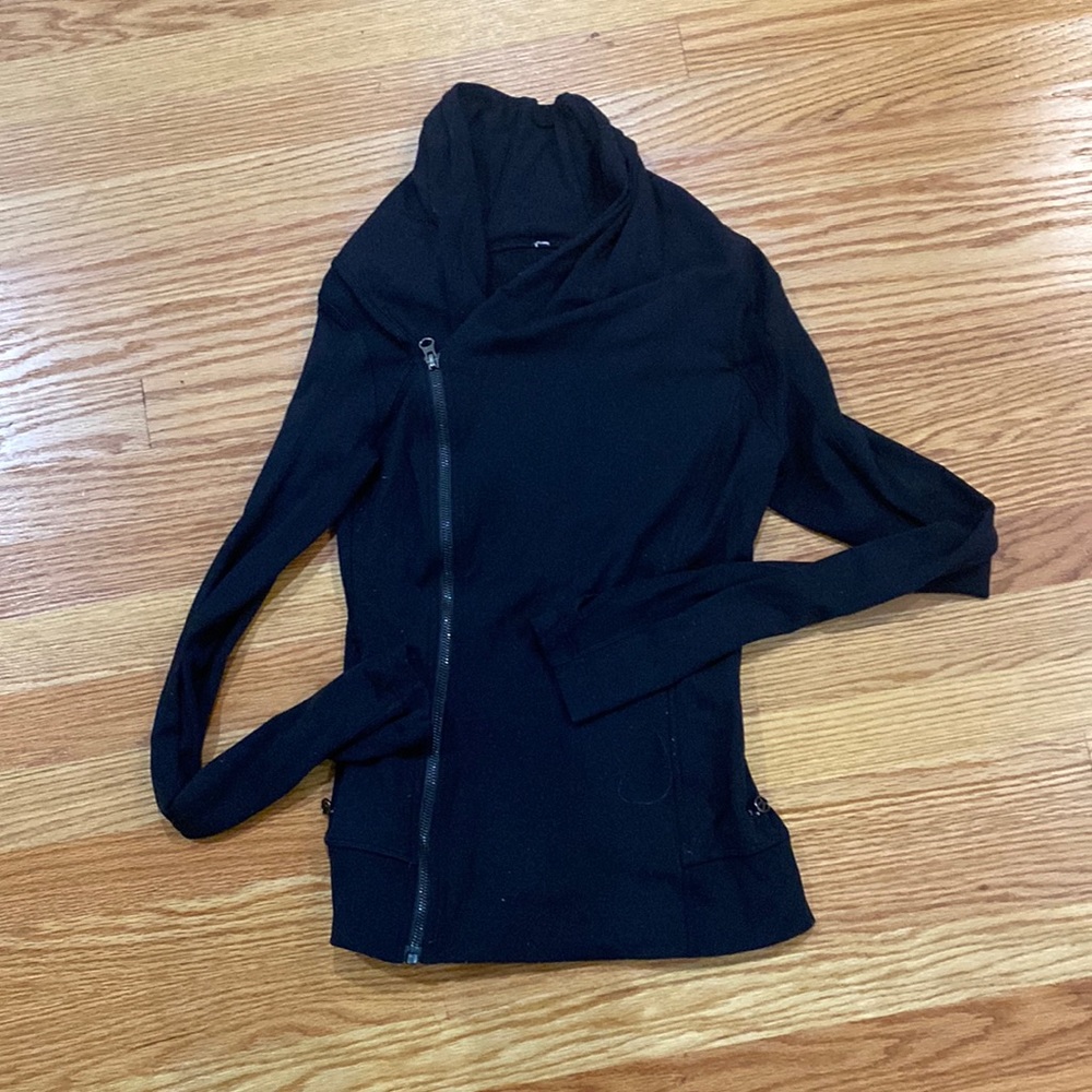 Lululemon Asymmetrical zip up black Bhatki workout jacket - Picture 4 of 7
